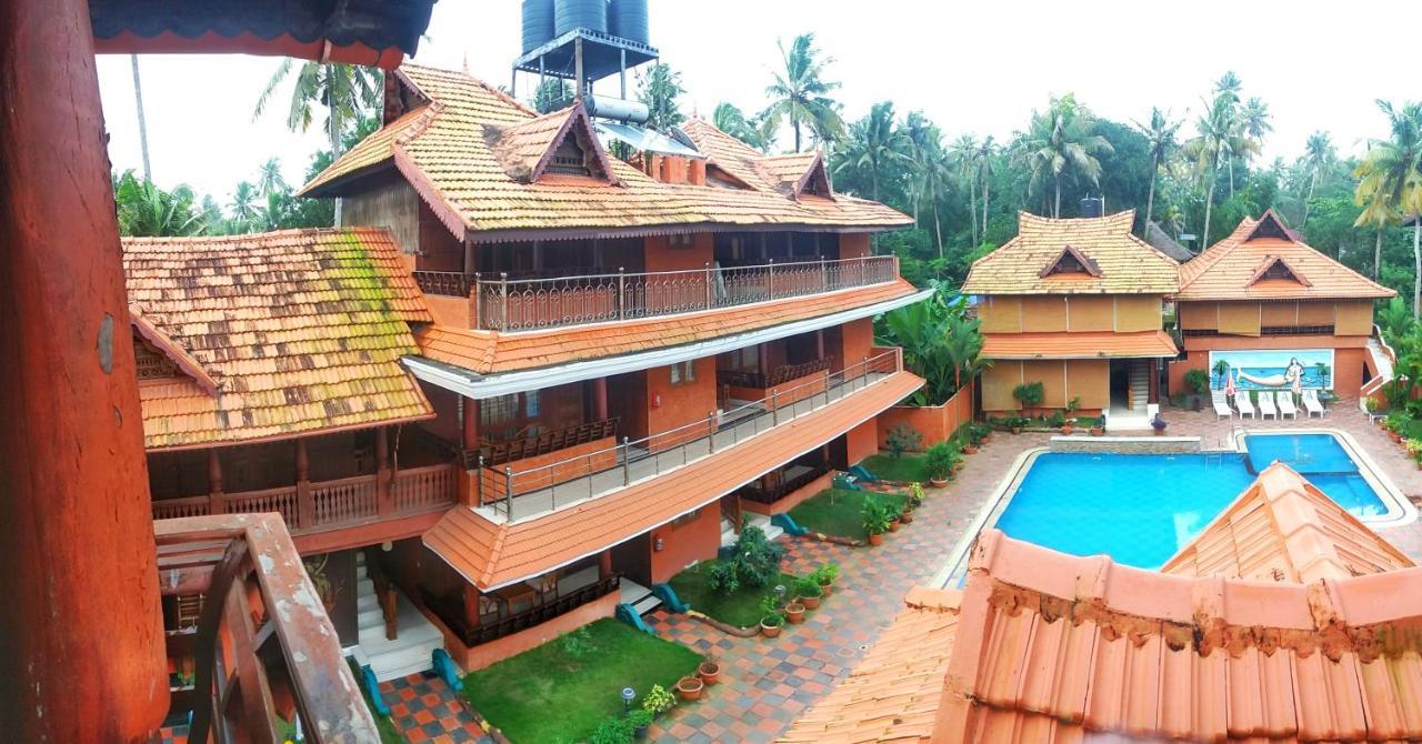 Отель Nikhil Ayurvedic Heritage Варкала Экстерьер фото